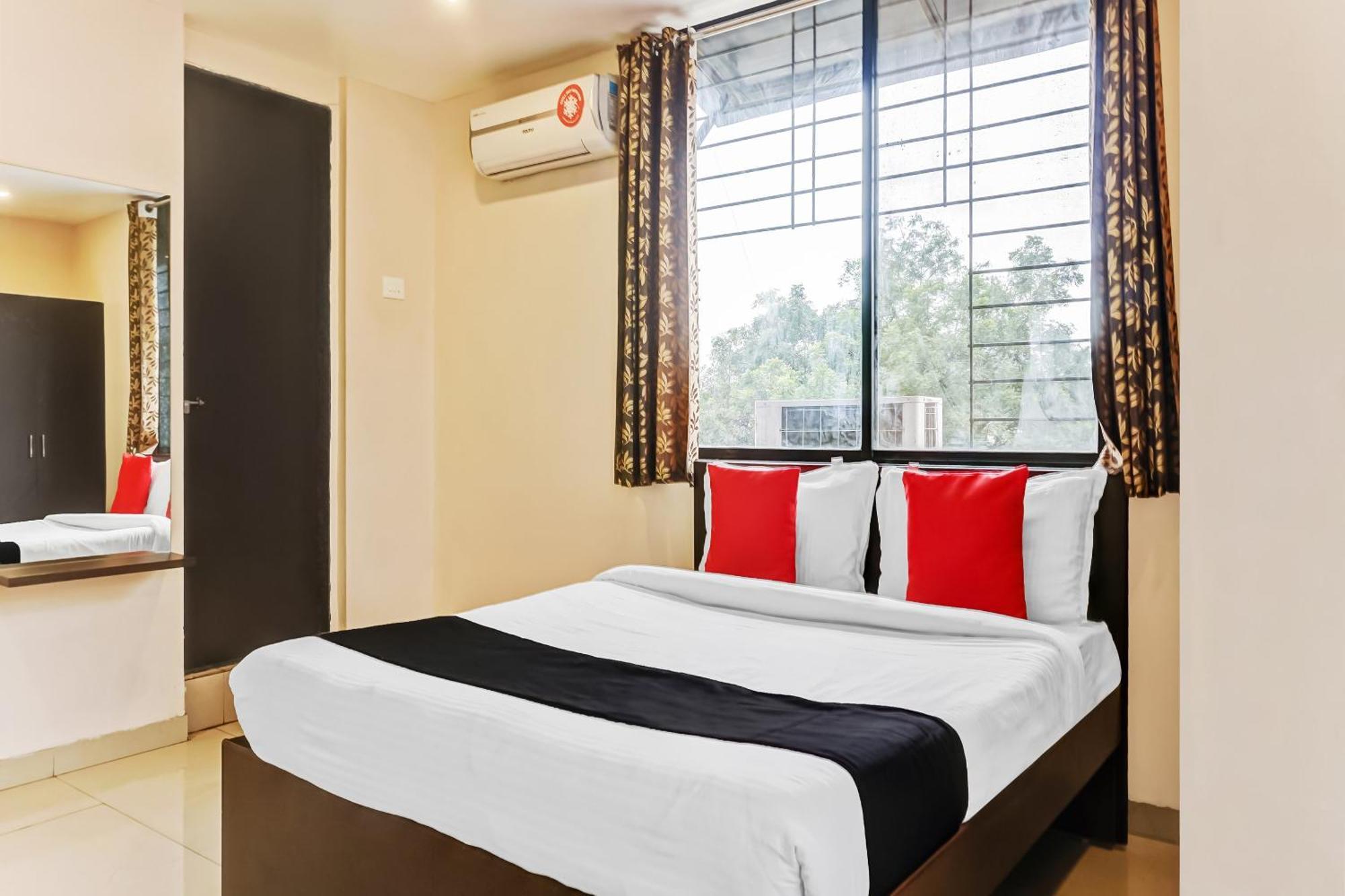 Hotel O Log Inn Plaza Near Eon It Park Pune Esterno foto