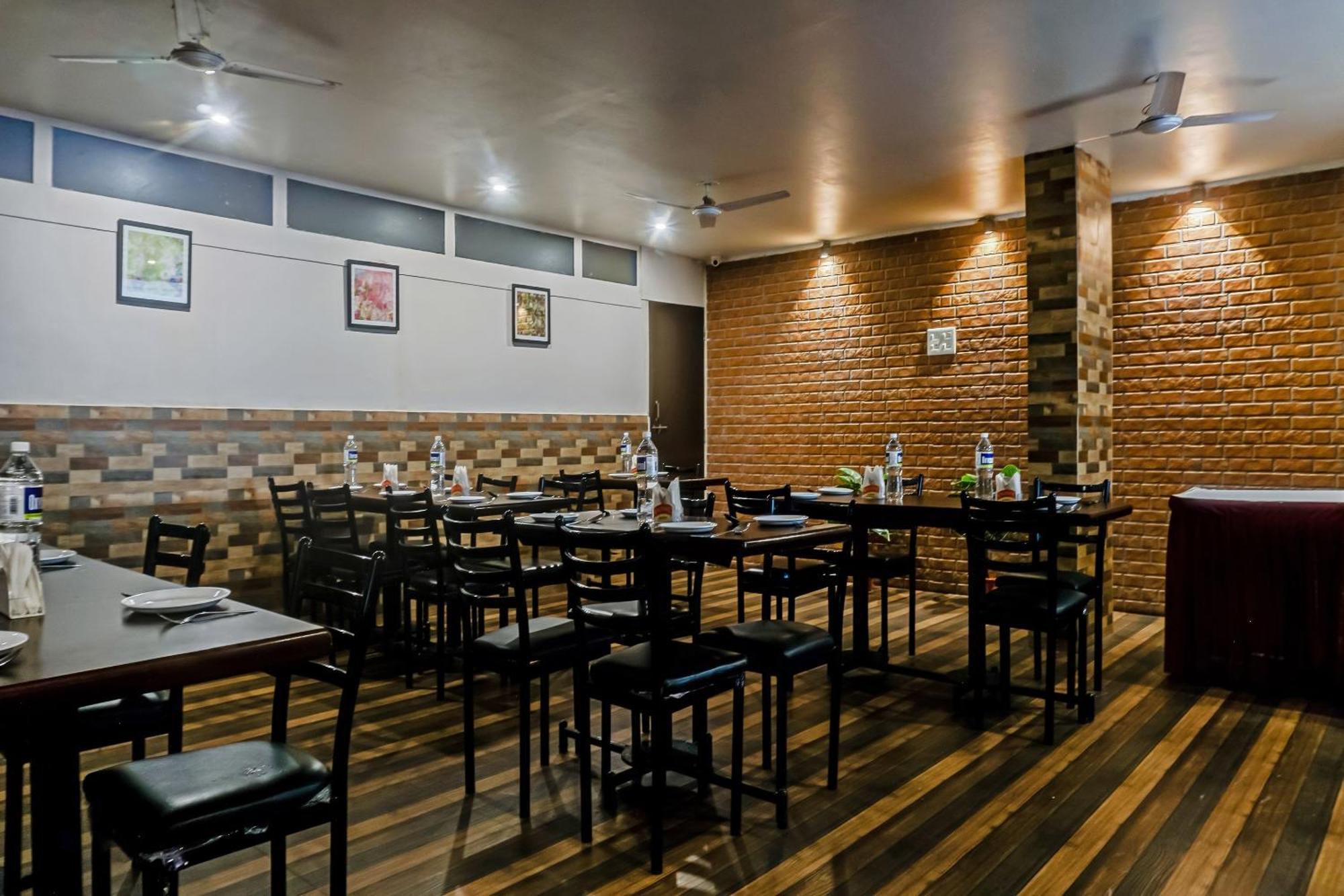Hotel O Log Inn Plaza Near Eon It Park Pune Esterno foto