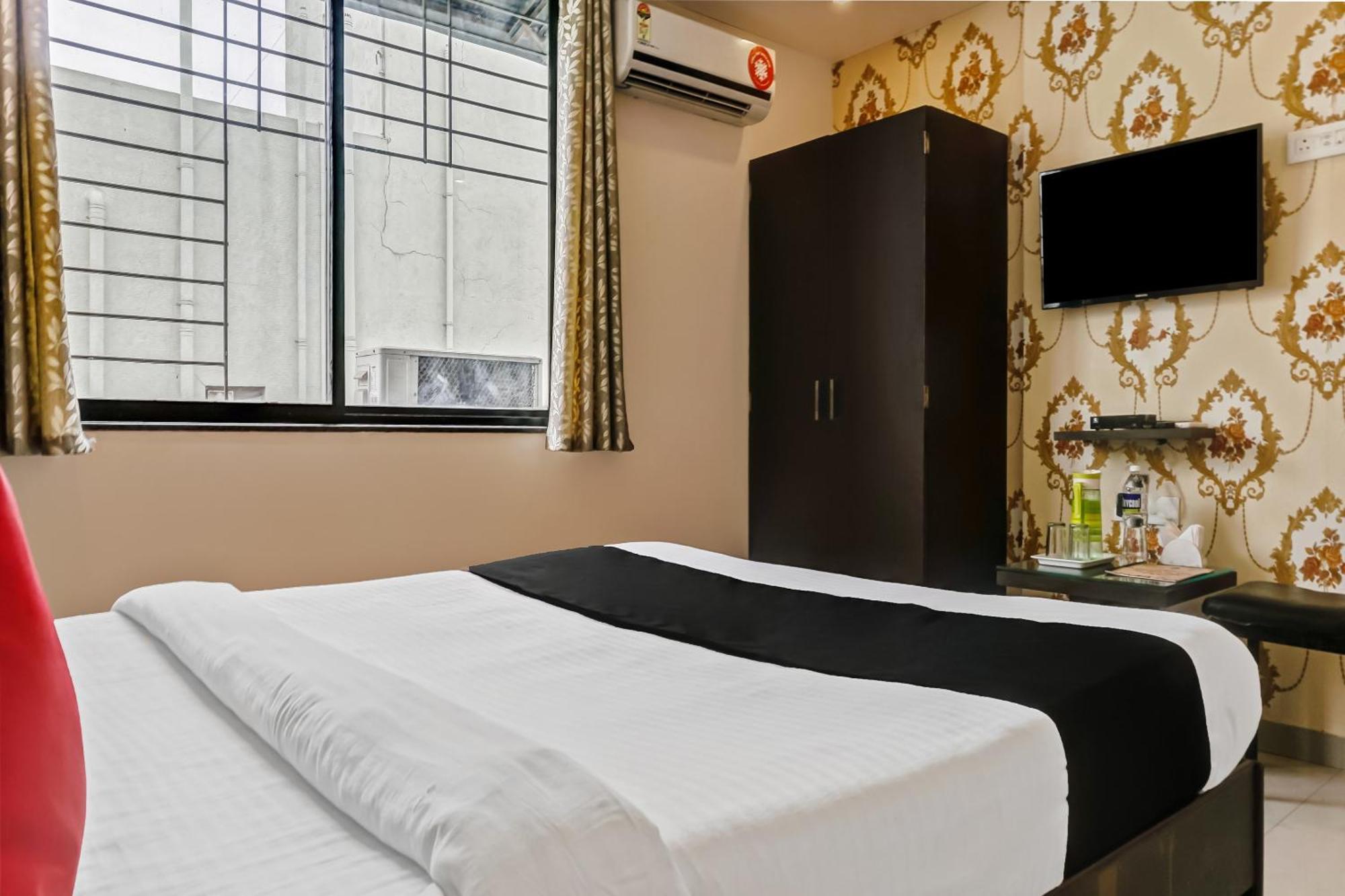 Hotel O Log Inn Plaza Near Eon It Park Pune Esterno foto