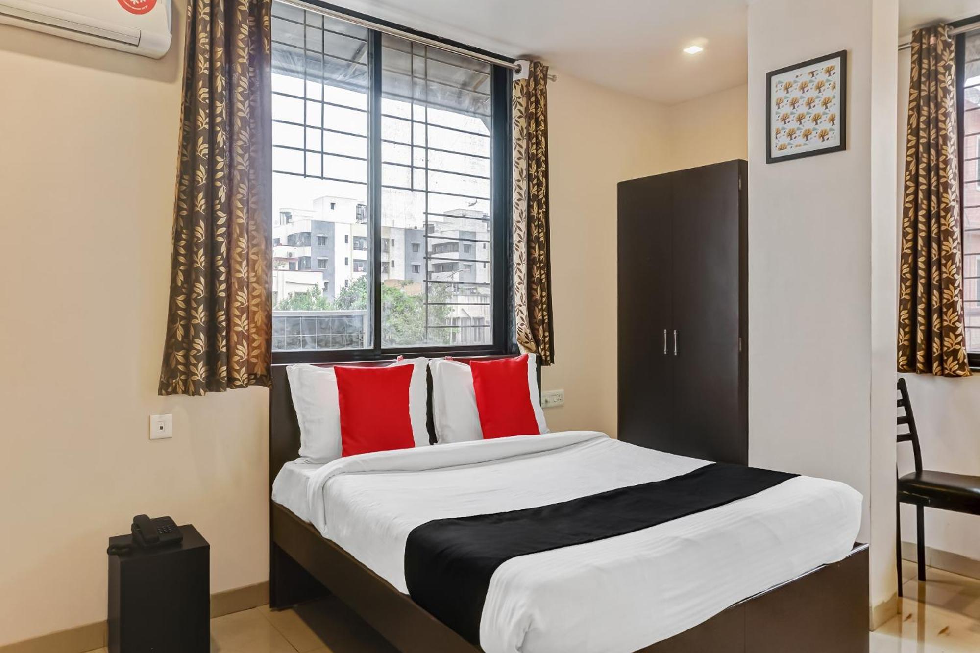Hotel O Log Inn Plaza Near Eon It Park Pune Esterno foto