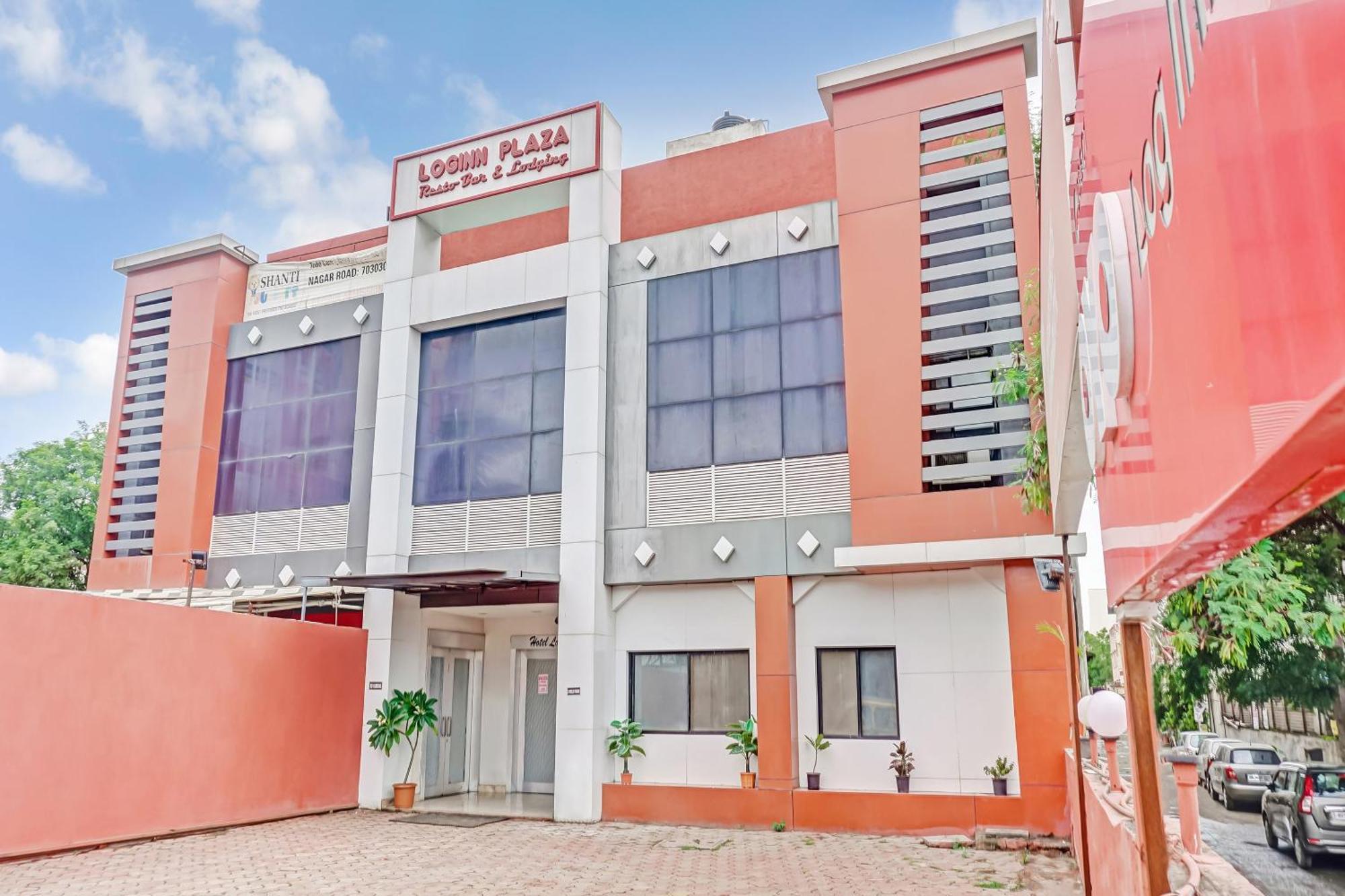 Hotel O Log Inn Plaza Near Eon It Park Pune Esterno foto