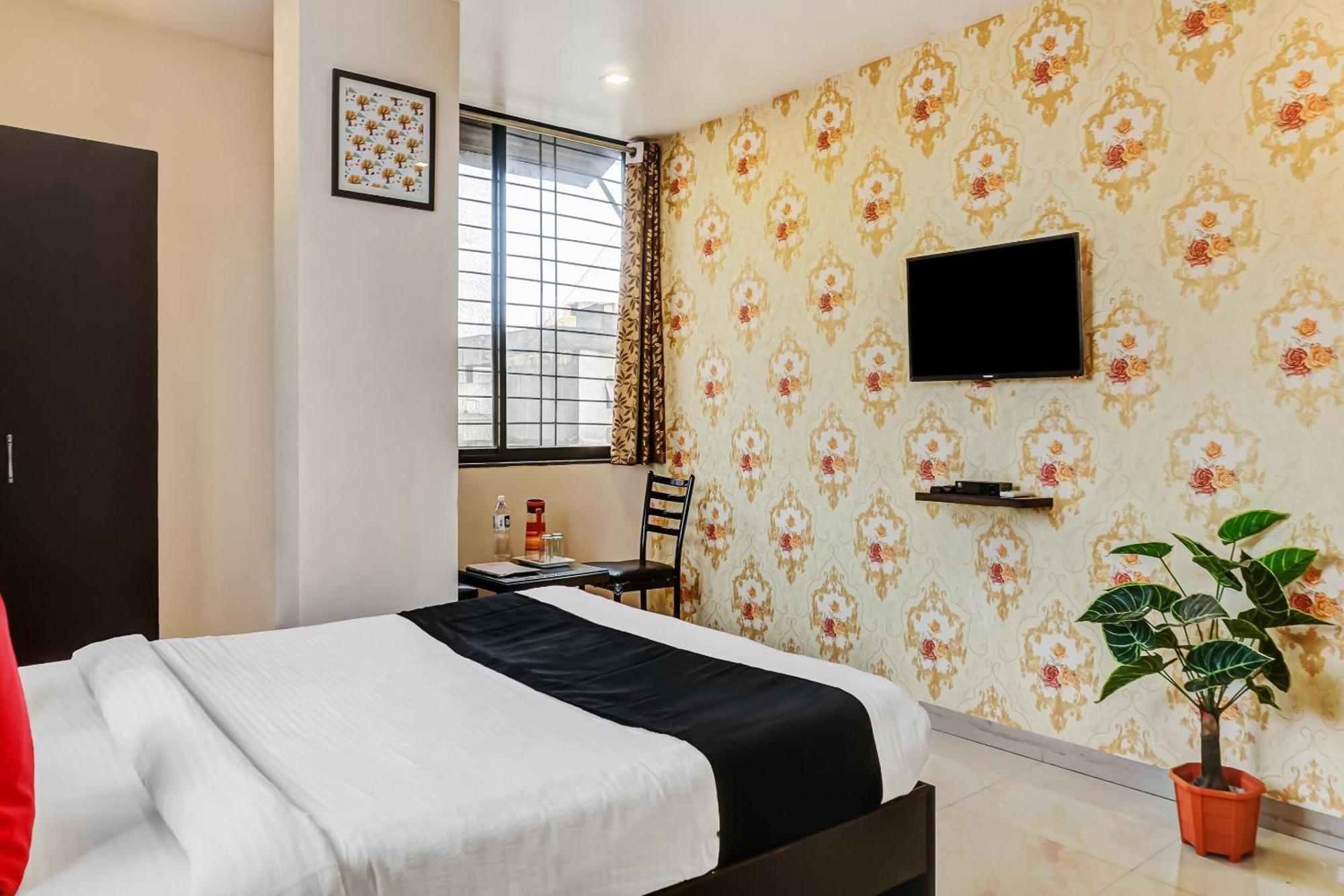 Hotel O Log Inn Plaza Near Eon It Park Pune Esterno foto